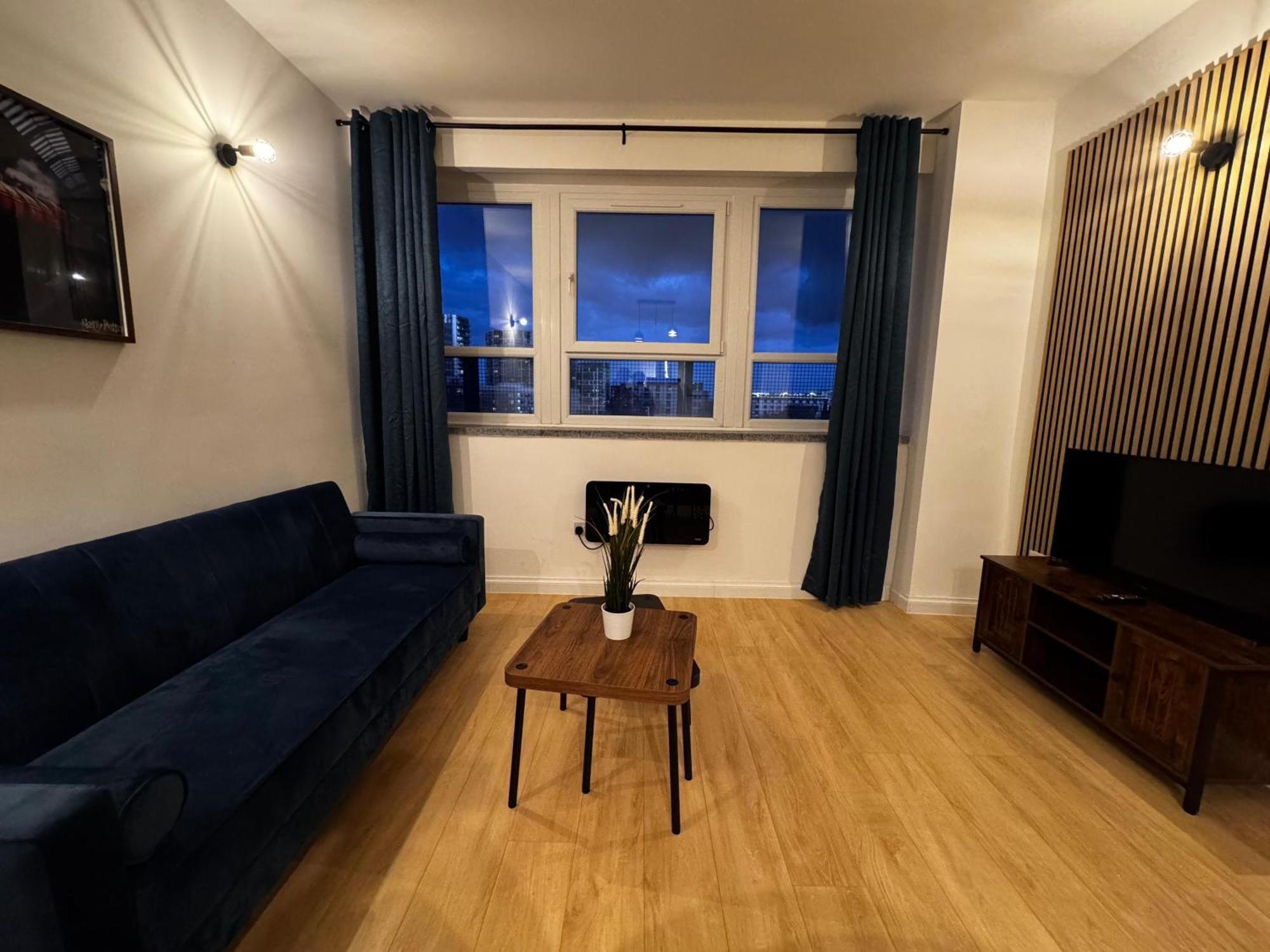 Modern 2 Bedroom 2 Bathroom Flat, Free Parking Appartamento Londra
